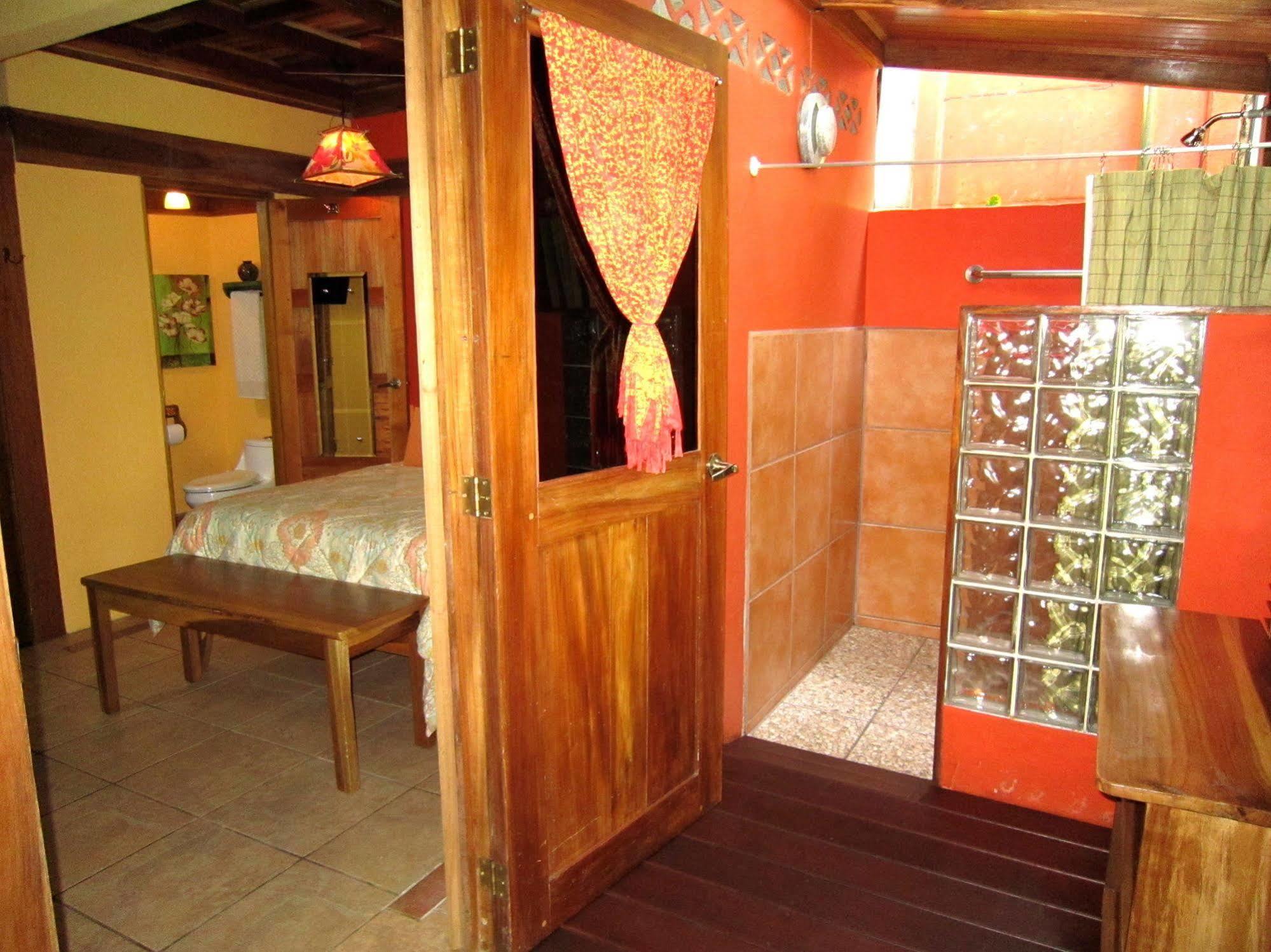 Physis Caribbean Bed & Breakfast Puerto Viejo de Talamanca Exterior photo
